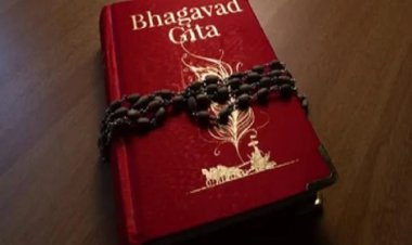 हिजाब के बाद कर्नाटक में अब स्कूल में गीता पढ़ाने को लेकर बहस, जानिए क्या है पूरा मामला.