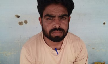 रिश्वत लेते डिस्कॉम फीडर इंचार्ज गिरफ्तार , ए.सी.बी ने की कार्यवाही