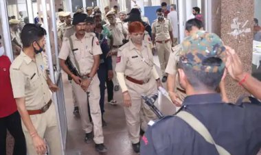 भूख हड़ताल पर बैठे 4 बंदियों की तबीयत बिगड़ी: पुलिस बंदोबस्त के बीच JLN अस्पताल में कराया इलाज; इमरजेंसी में आवाजाही भी रही बंद