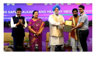 अजमेर की साइकिलिस्ट महिला अधिकारी पद्मनी सिंह का सूरत में किया सम्मान