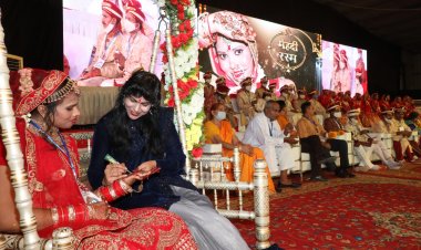 नारायण सेवा संस्थान के 36वें सामूहिक विवाह समारोह में 21 दिव्यांग जोड़े विवाह सूत्र में बंधे ने किया आमजनों से कोविड का टीका लगवाने का आग्रह