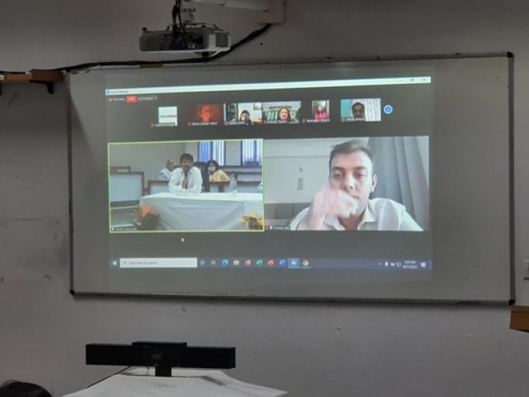 जॉन्स हॉपकिन्स ब्लूमबर्ग स्कूल ऑफ पब्लिक हेल्थ, बाल्टीमोर, यूएसए ने आईआईएचएमआर यूनिवर्सिटी के सहयोग से मास्टर ऑफ पब्लिक हेल्थ के अपने 9वें समूह (कोहोर्ट-9) को शुरू किया