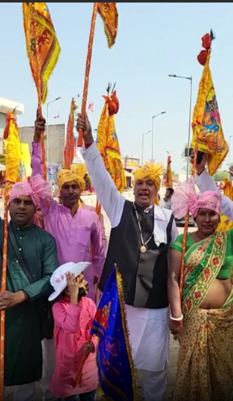 खाटू नहीं जा पाए तो PHOTOS में देखिए मेला: 40 लाख से ज्यादा भक्त पहुंचे, कोई पैदल तो कोई पेट के बल आया, पैर रखने की जगह नहीं