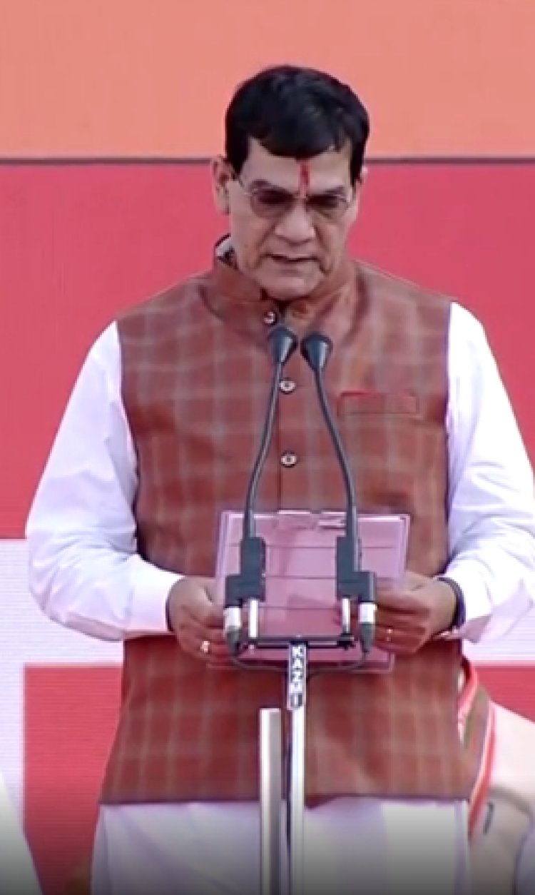 PM मोदी के एक कॉल ने बदल दी जिंदगी: एके शर्मा के इन 4 कामों ने पलट दिया खेल, शपथ ग्रहण में पूरा गांव हुआ था शामिल